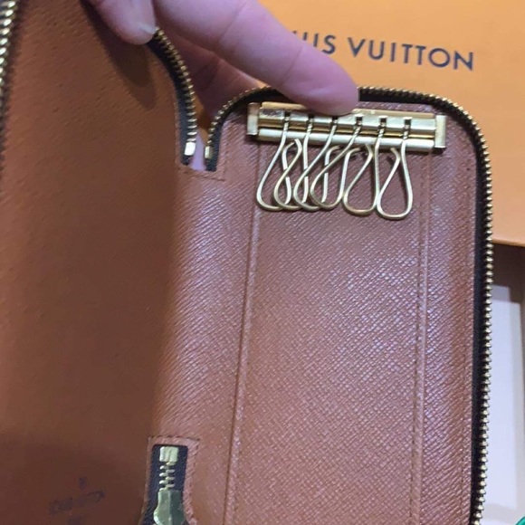 LV key case - Picture 3 of 8